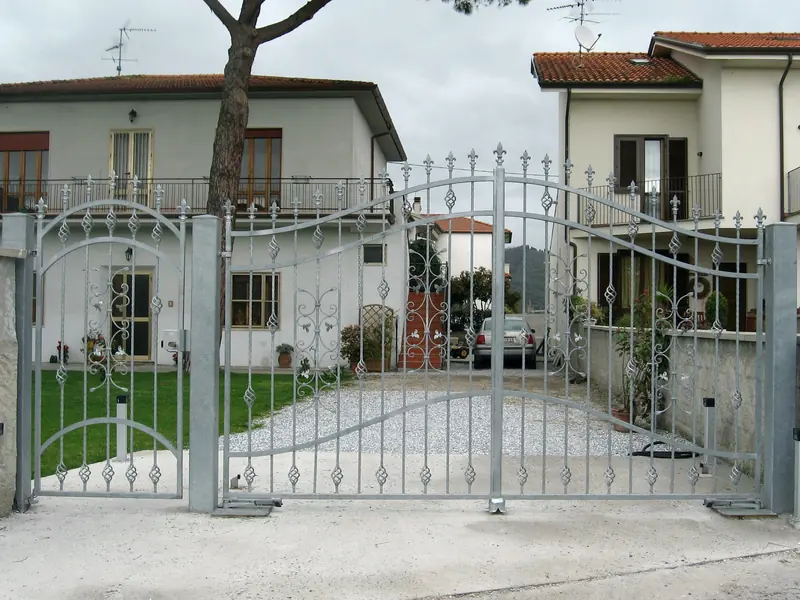 Cancello carrabile e cancellino pedonale automatizzati